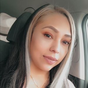 Meet your Posher, Carla